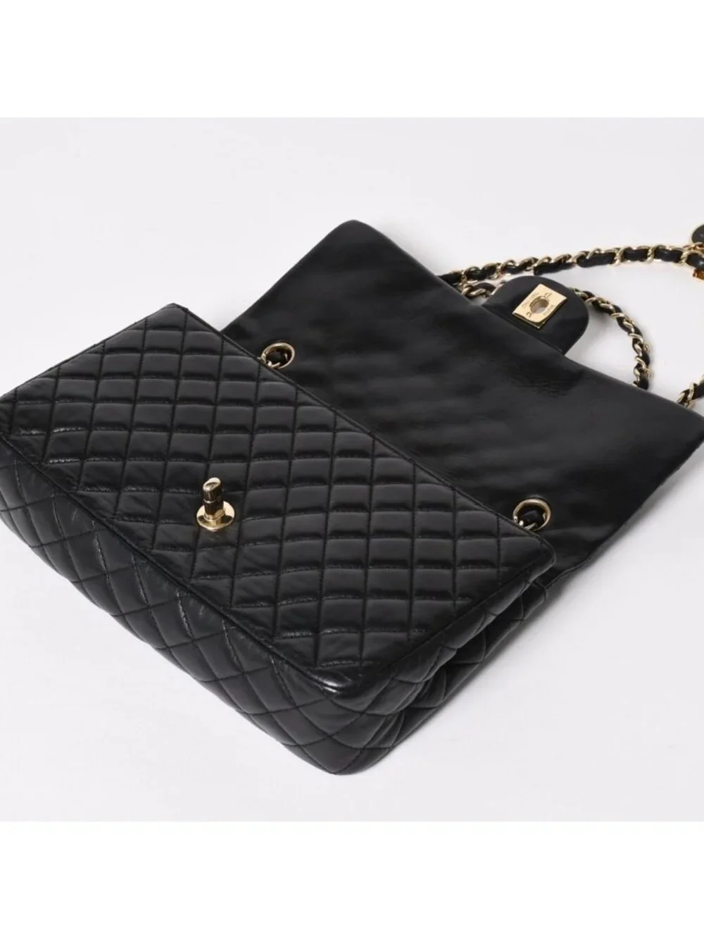Chanel Quilted 25 Chain Shoulder Bag Valentine's Day Limited CC Logo Lambskin